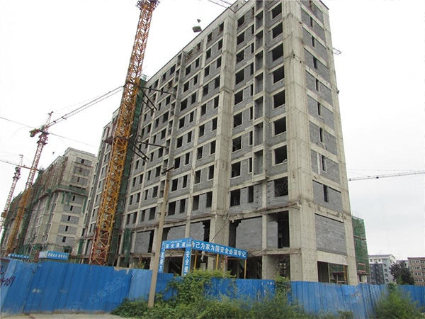 水泥磚、灰砂磚、門框磚、標(biāo)磚、配磚、三角磚、異型磚、護(hù)坡磚、連鎖磚、擋土磚、路沿石