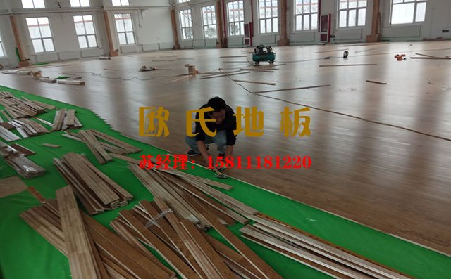 怎么選購(gòu)專業(yè)的舞臺(tái)木地板生產(chǎn)廠家？