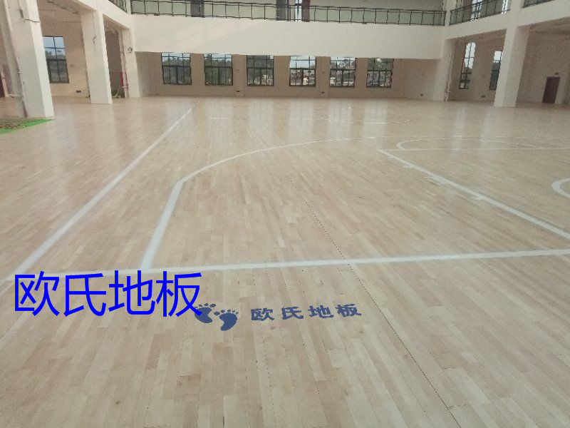 湖南楓木體育運動木地板生產廠家體育木地板廠家報價室內體育木地板專業(yè)安裝